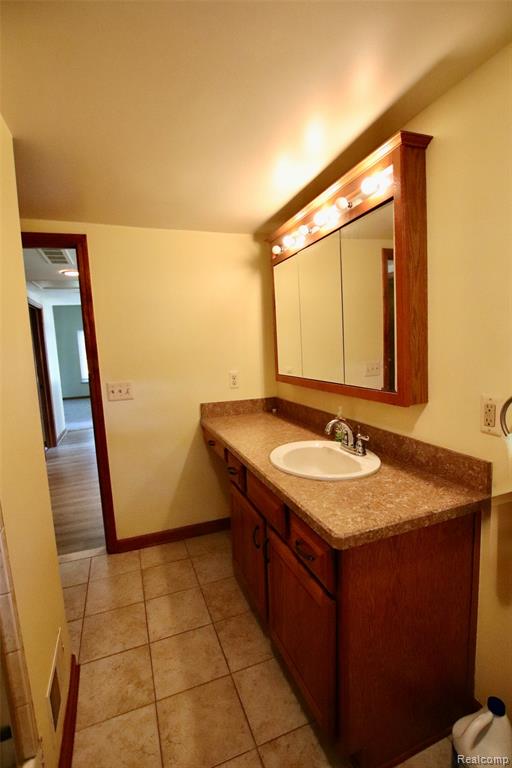 451 South Hospital Road Waterford, MI 48327 - Photo 12 of 33 Gallery Image 12