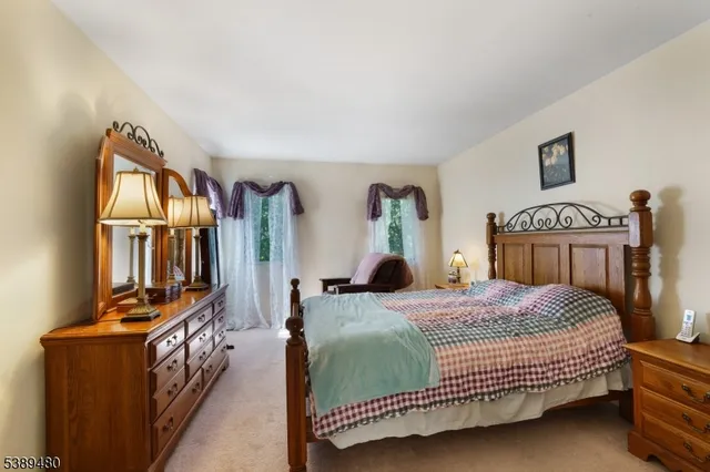 $490,000 | 19 Inverrary Place, Annandale, NJ 08801