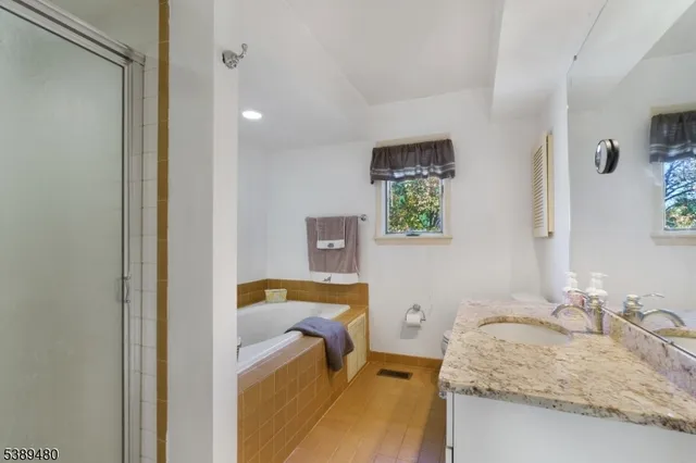 $490,000 | 19 Inverrary Place, Annandale, NJ 08801