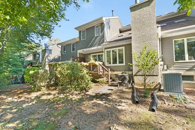 $490,000 | 19 Inverrary Place, Annandale, NJ 08801