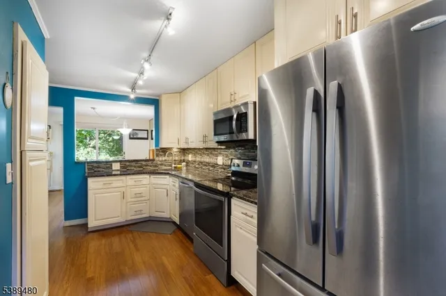 $490,000 | 19 Inverrary Place, Annandale, NJ 08801