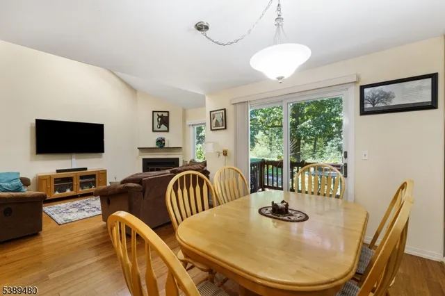 $490,000 | 19 Inverrary Place, Annandale, NJ 08801