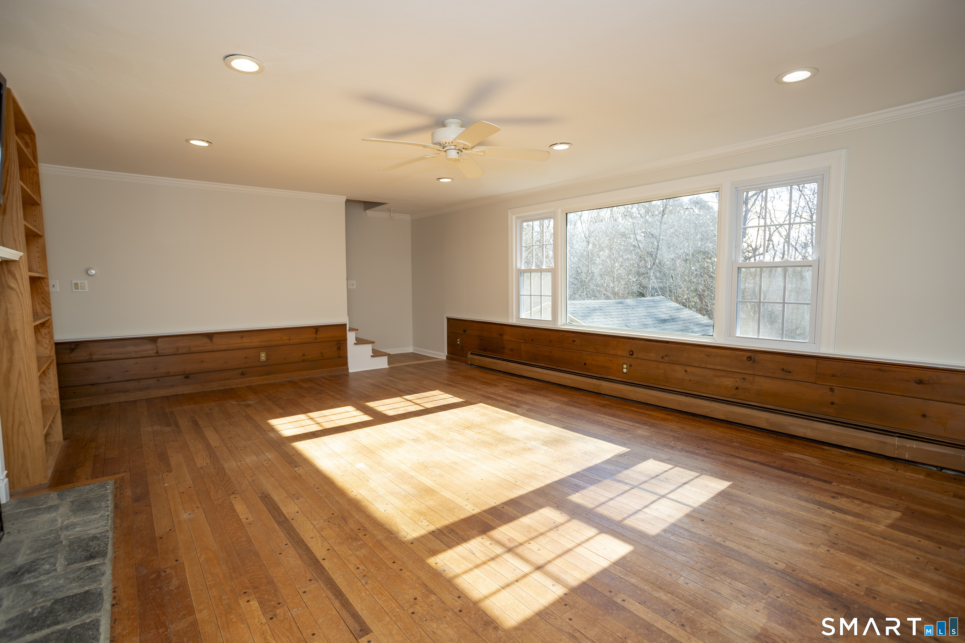 10 Cove Hill Road Essex, CT 06426 - Photo 21 of 38 a view of two room and a window