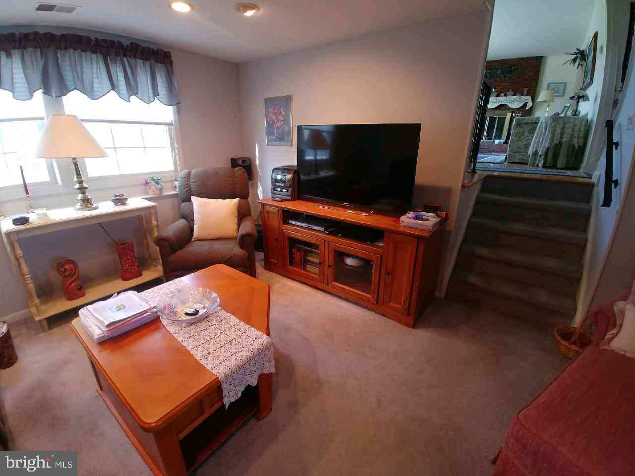 118 Kevin Road Delran, NJ 08075 - Photo 8 of 10 Den