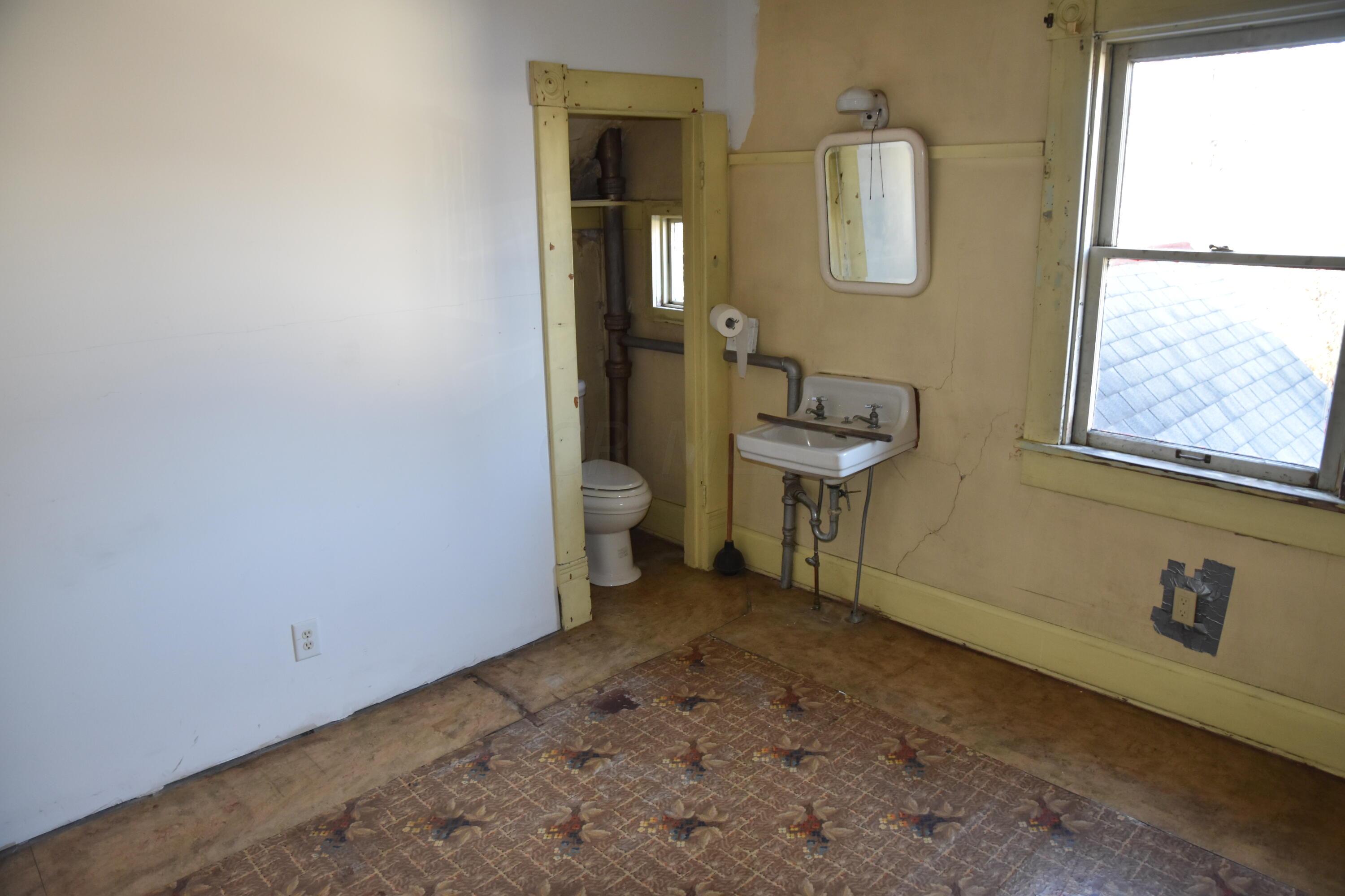 52 West Pacemont Road Columbus, OH 43202 - Photo 24 of 34 DSC_0029