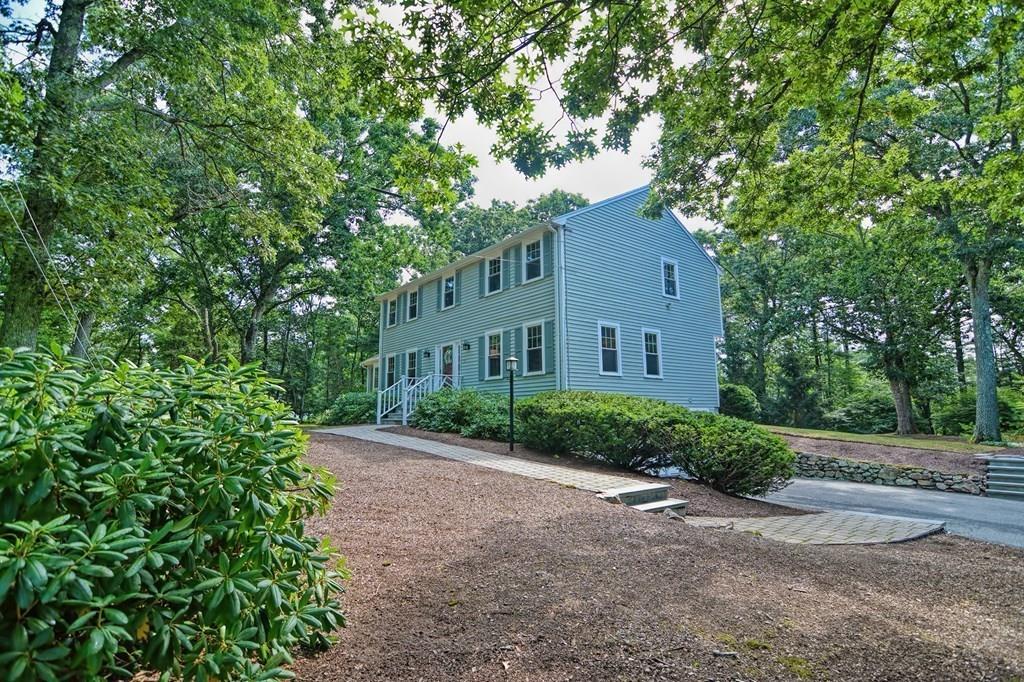 11 Standish Road Norfolk, MA 02056 - Photo 2 of 39 Gallery Image 2