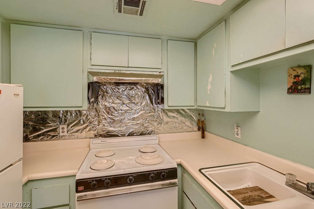 5801 Smoke Ranch Road, Unit D Las Vegas, NV 89108 - Photo 13 of 21