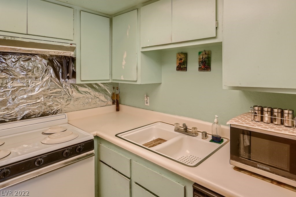 5801 Smoke Ranch Road, Unit D Las Vegas, NV 89108 - Photo 10 of 21