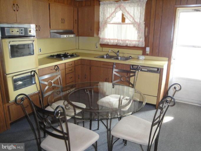 3301 Cornwall Road Dundalk, MD 21222 - Photo 3 of 13 Kitchen