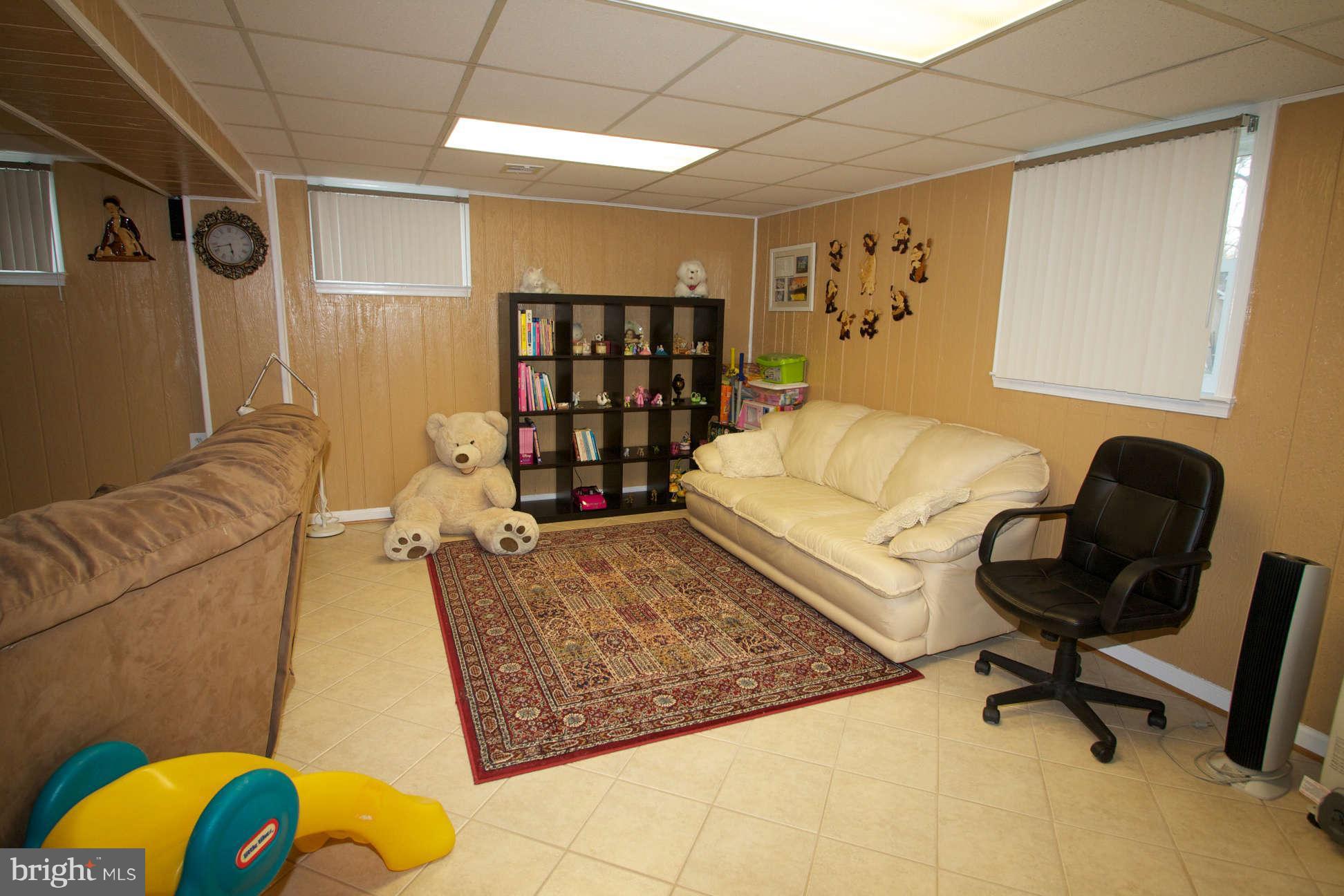 4602 Gage Road Alexandria, VA 22309 - Photo 18 of 26 Family Room