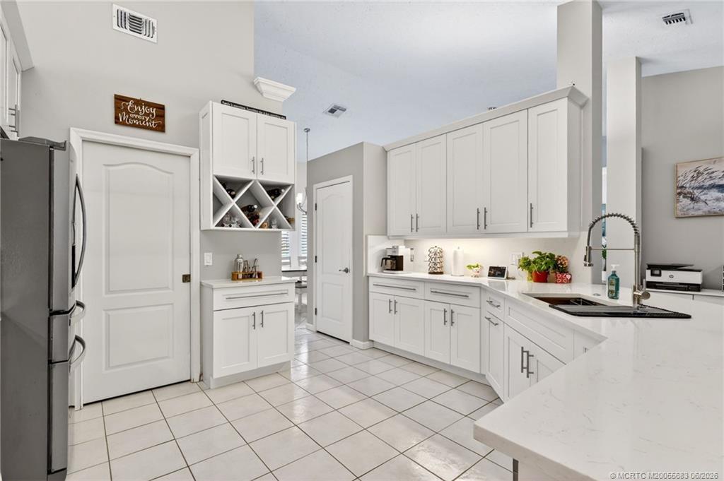 671 Southeast Pin Oak Terrace Stuart, FL 34997 - Photo 17 of 67
