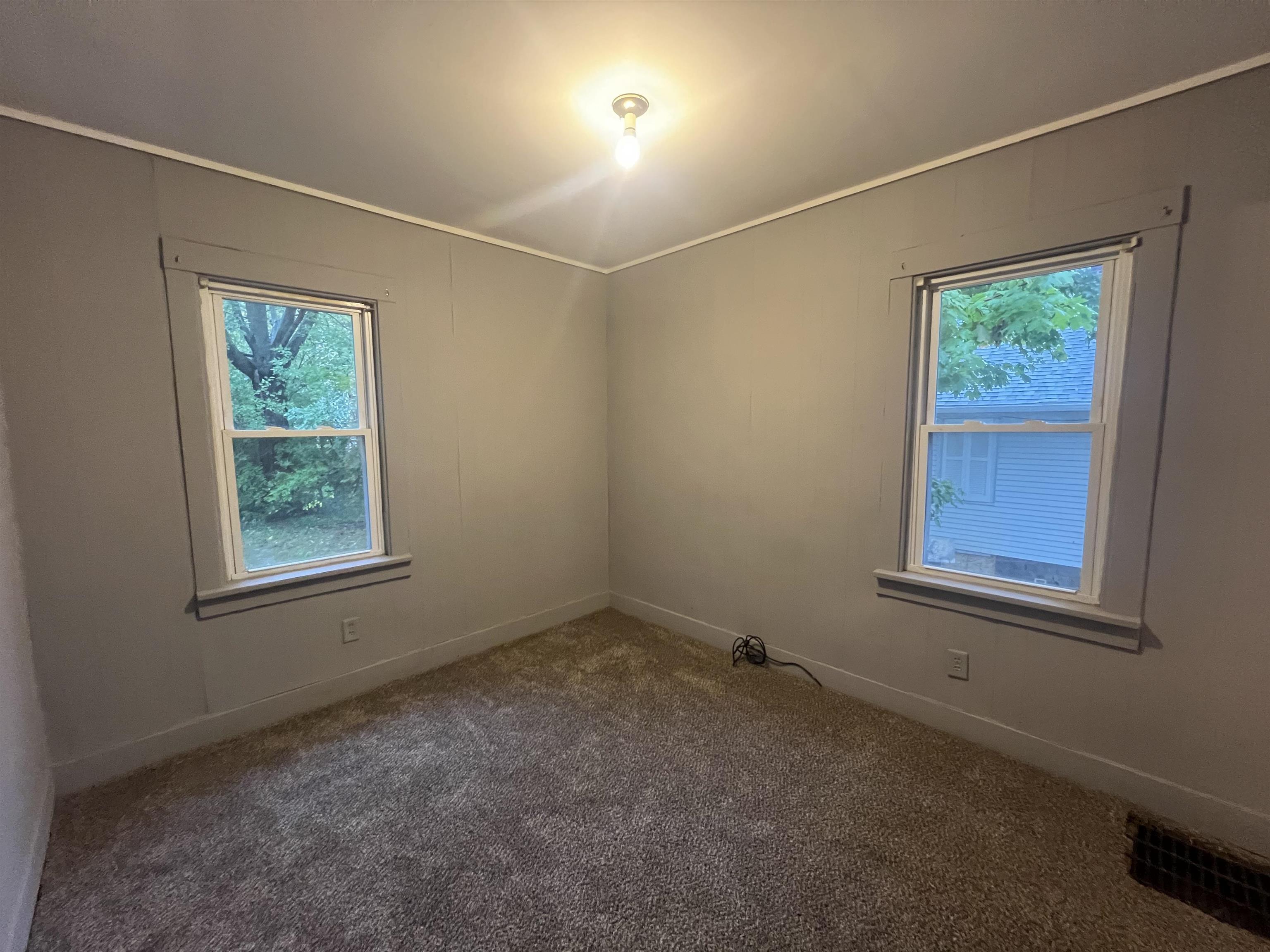 312 North Johnston Avenue Rockford, IL 61101 - Photo 12 of 14 an empty room with windows