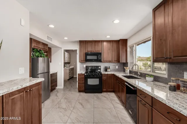 $745,000 | 2070 East Manhatton Drive, Tempe, AZ 85282