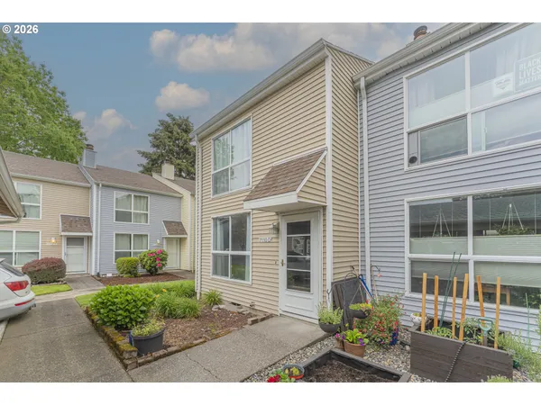 $264,900 | 7110 Northeast 43rd Street, Unit D, Vancouver, WA 98661