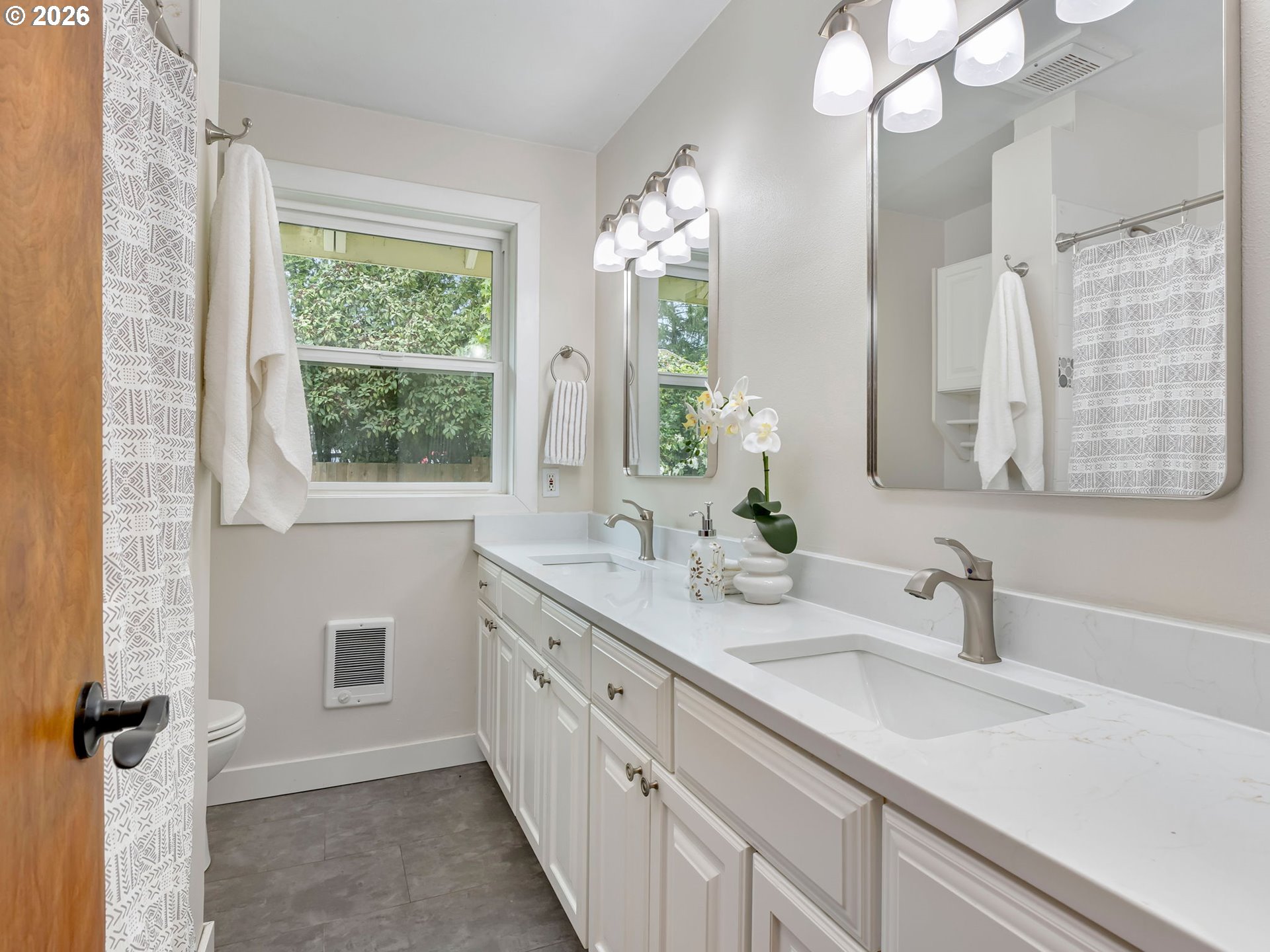 4585 Southwest Poplar Lane Portland, OR 97225 - Photo 26 of 39