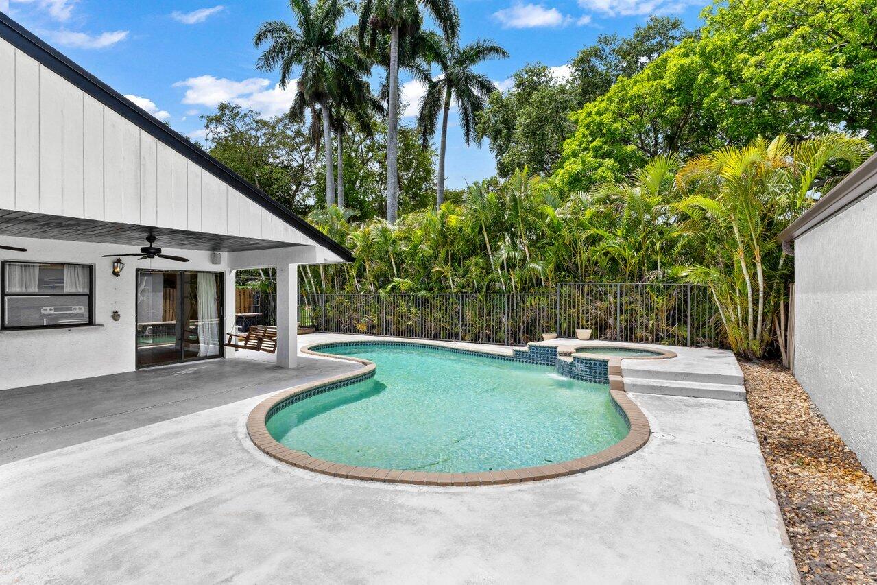 21641 Sutters Lane Boca Raton, FL 33428 - Photo 13 of 36 025-21641SuttersLane-BocaRaton-FL-33428-