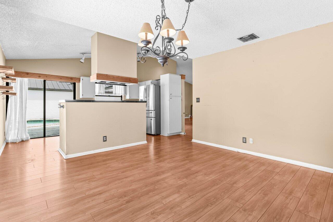 21641 Sutters Lane Boca Raton, FL 33428 - Photo 16 of 36 010-21641SuttersLane-BocaRaton-FL-33428-