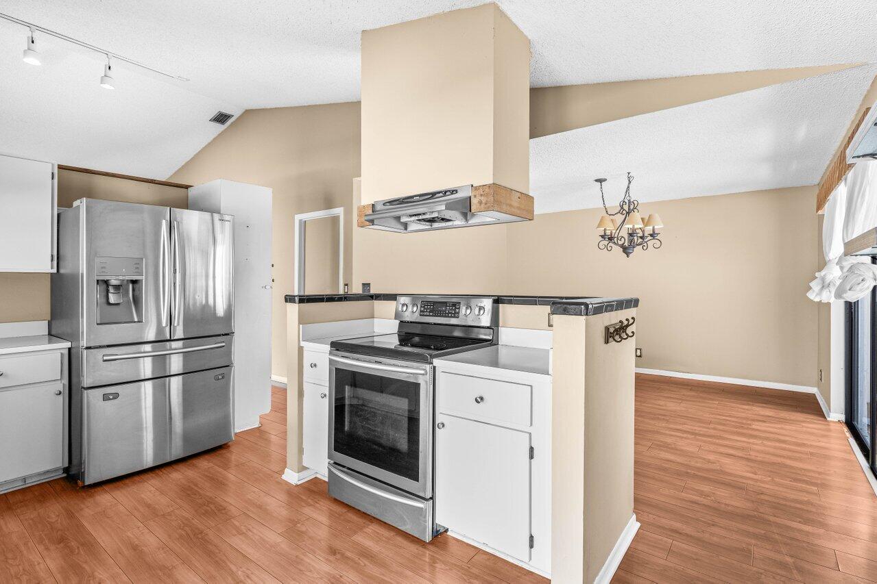 21641 Sutters Lane Boca Raton, FL 33428 - Photo 18 of 36 013-21641SuttersLane-BocaRaton-FL-33428-