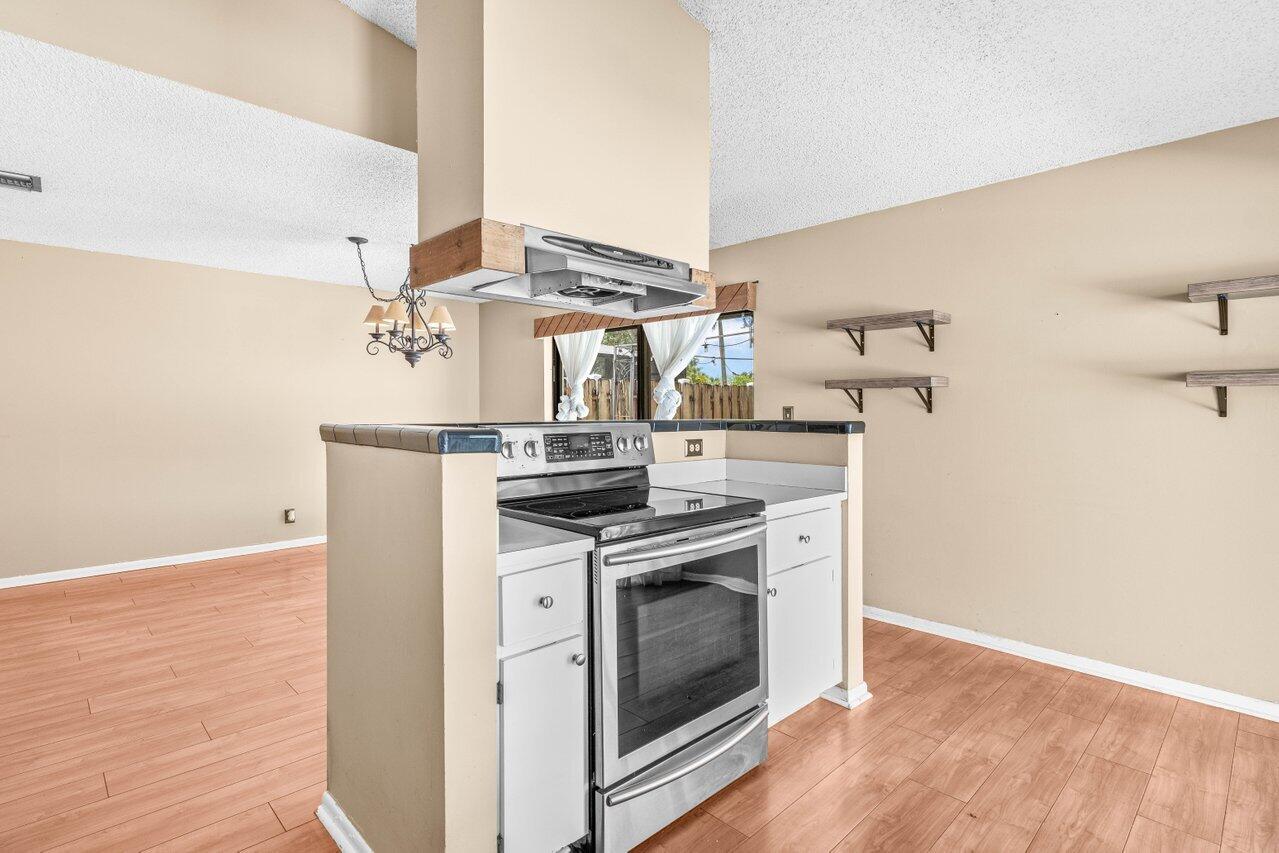 21641 Sutters Lane Boca Raton, FL 33428 - Photo 19 of 36 014-21641SuttersLane-BocaRaton-FL-33428-