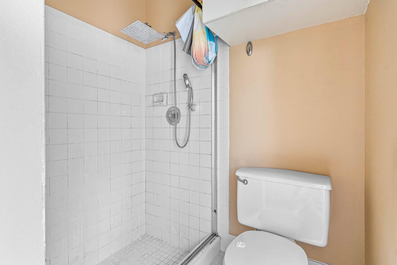 21641 Sutters Lane Boca Raton, FL 33428 - Photo 22 of 36 021-21641SuttersLane-BocaRaton-FL-33428-