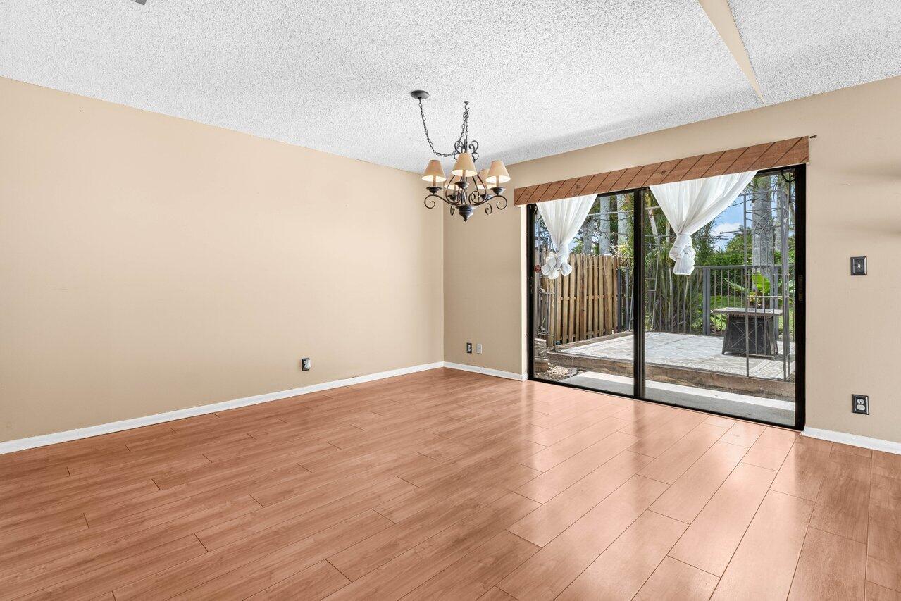 21641 Sutters Lane Boca Raton, FL 33428 - Photo 10 of 36 009-21641SuttersLane-BocaRaton-FL-33428-