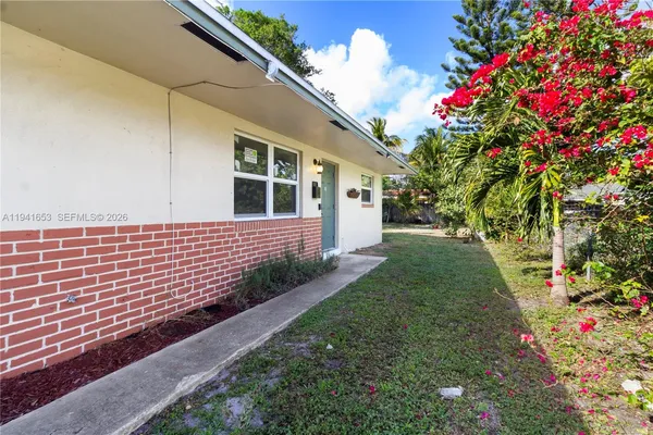 $1,999 | 441 Northeast 30th Street, Unit 12, Pompano Beach, FL 33064