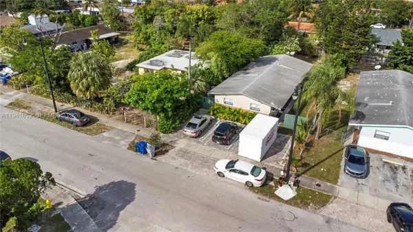 $1,999 | 441 Northeast 30th Street, Unit 12, Pompano Beach, FL 33064
