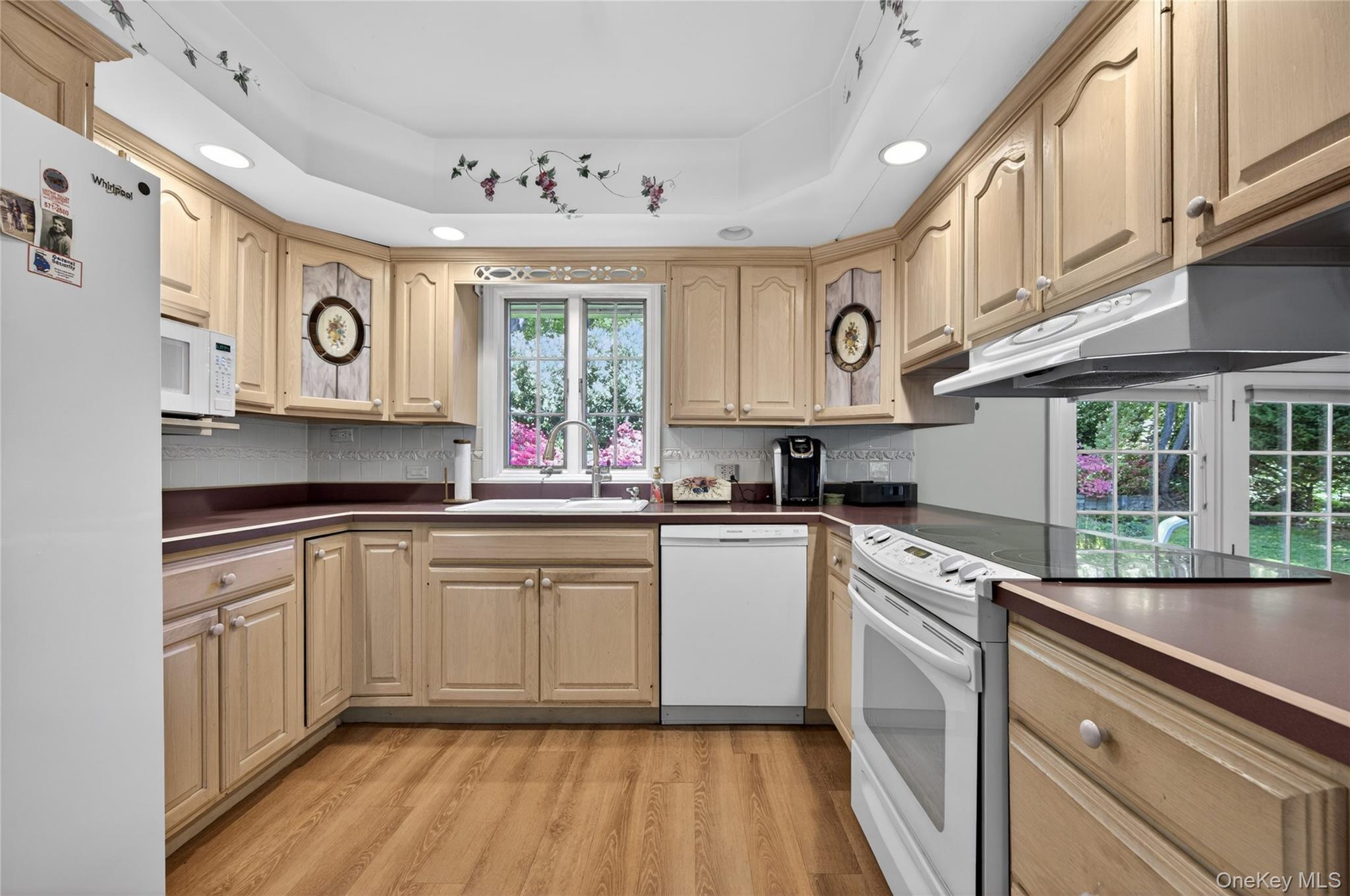 247 Buckram Road Locust Valley, NY 11560 - Photo 11 of 28