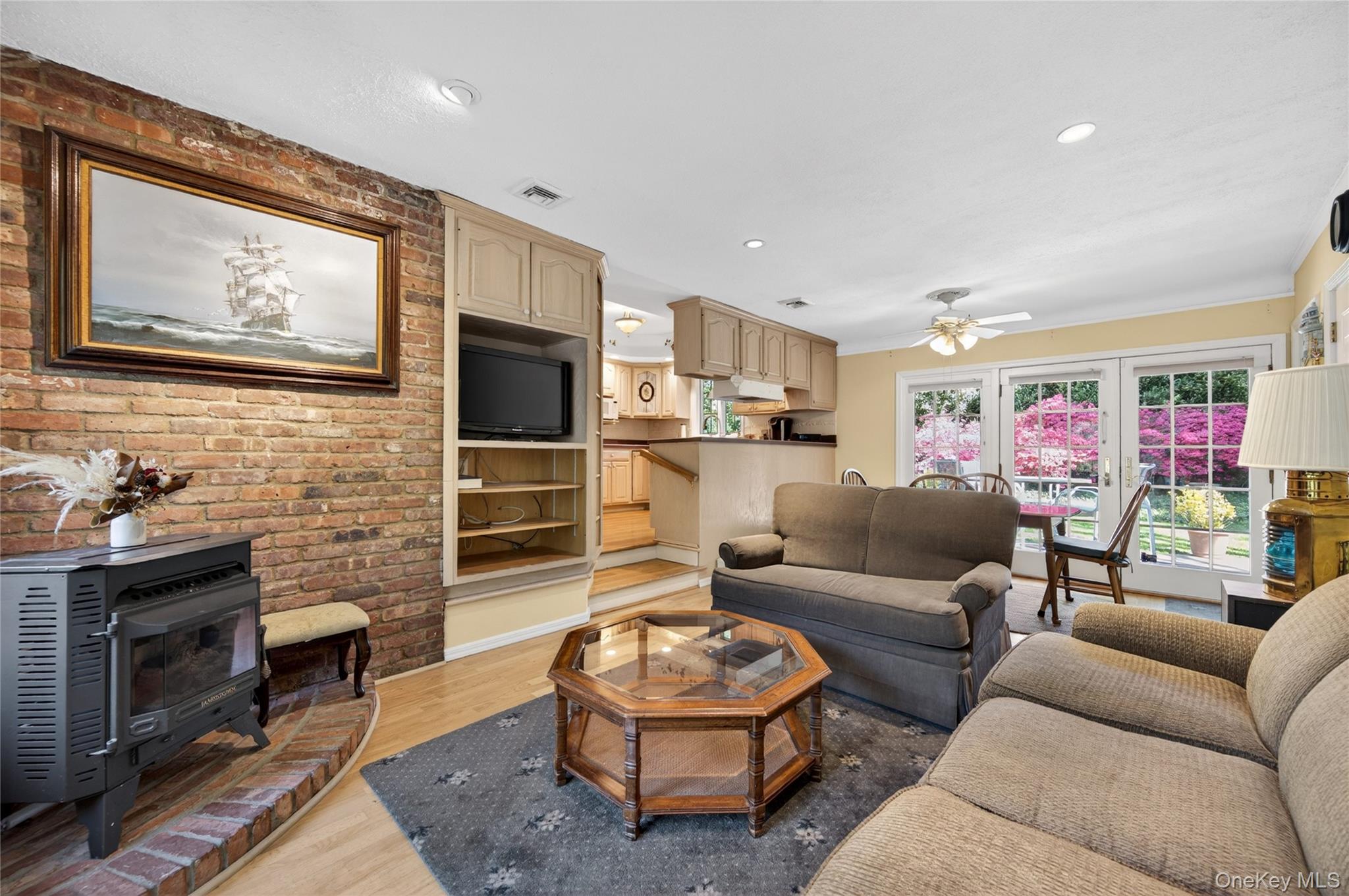 247 Buckram Road Locust Valley, NY 11560 - Photo 15 of 28