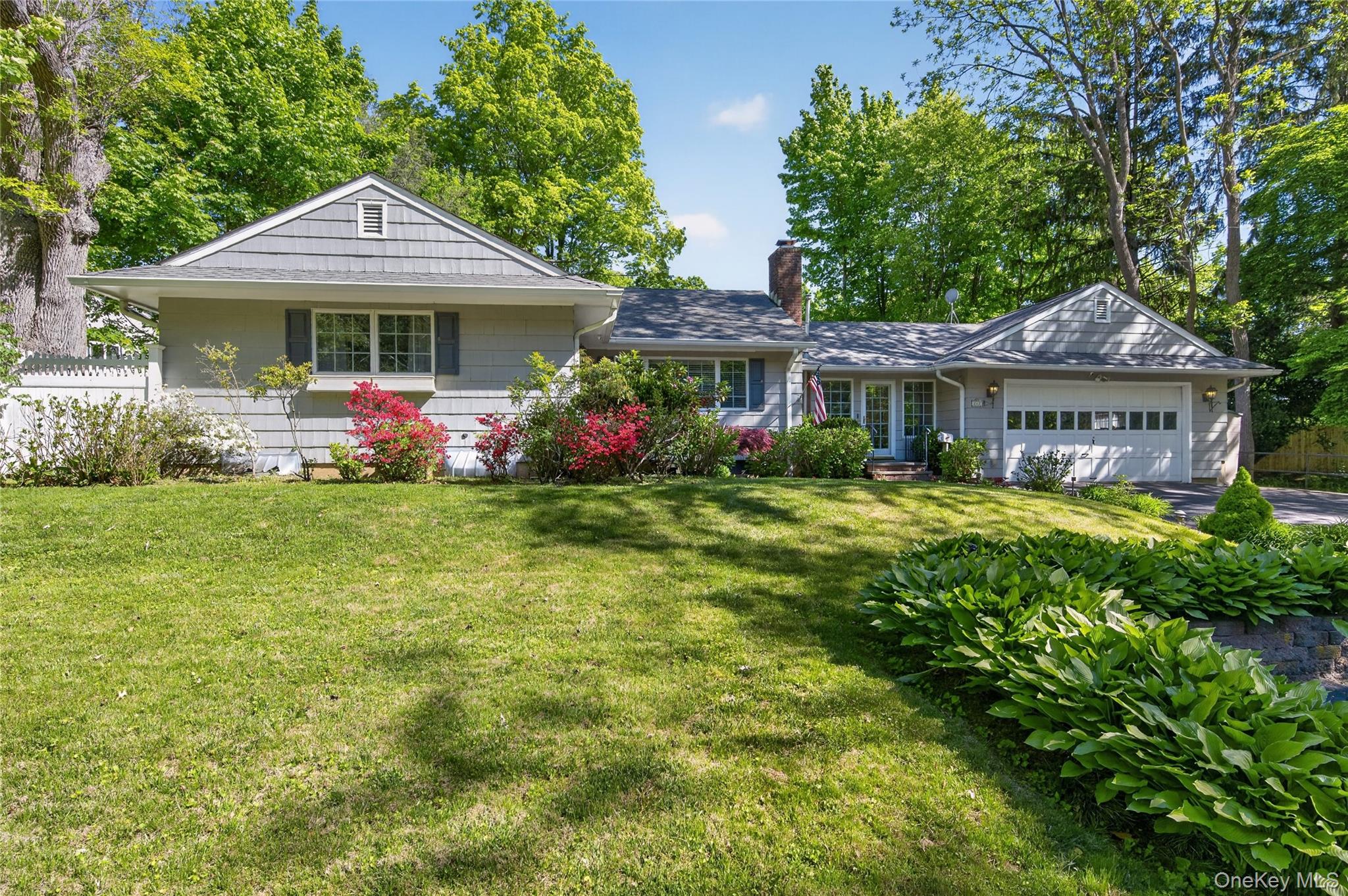247 Buckram Road Locust Valley, NY 11560 - Photo 2 of 28