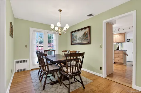 $1,100,000 | 247 Buckram Road, Locust Valley, NY 11560