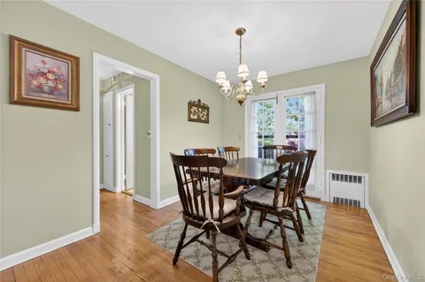 $1,100,000 | 247 Buckram Road, Locust Valley, NY 11560