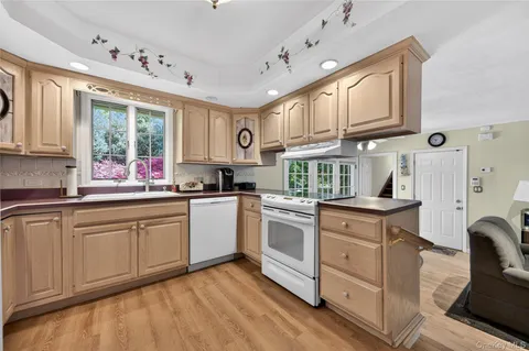 $1,100,000 | 247 Buckram Road, Locust Valley, NY 11560