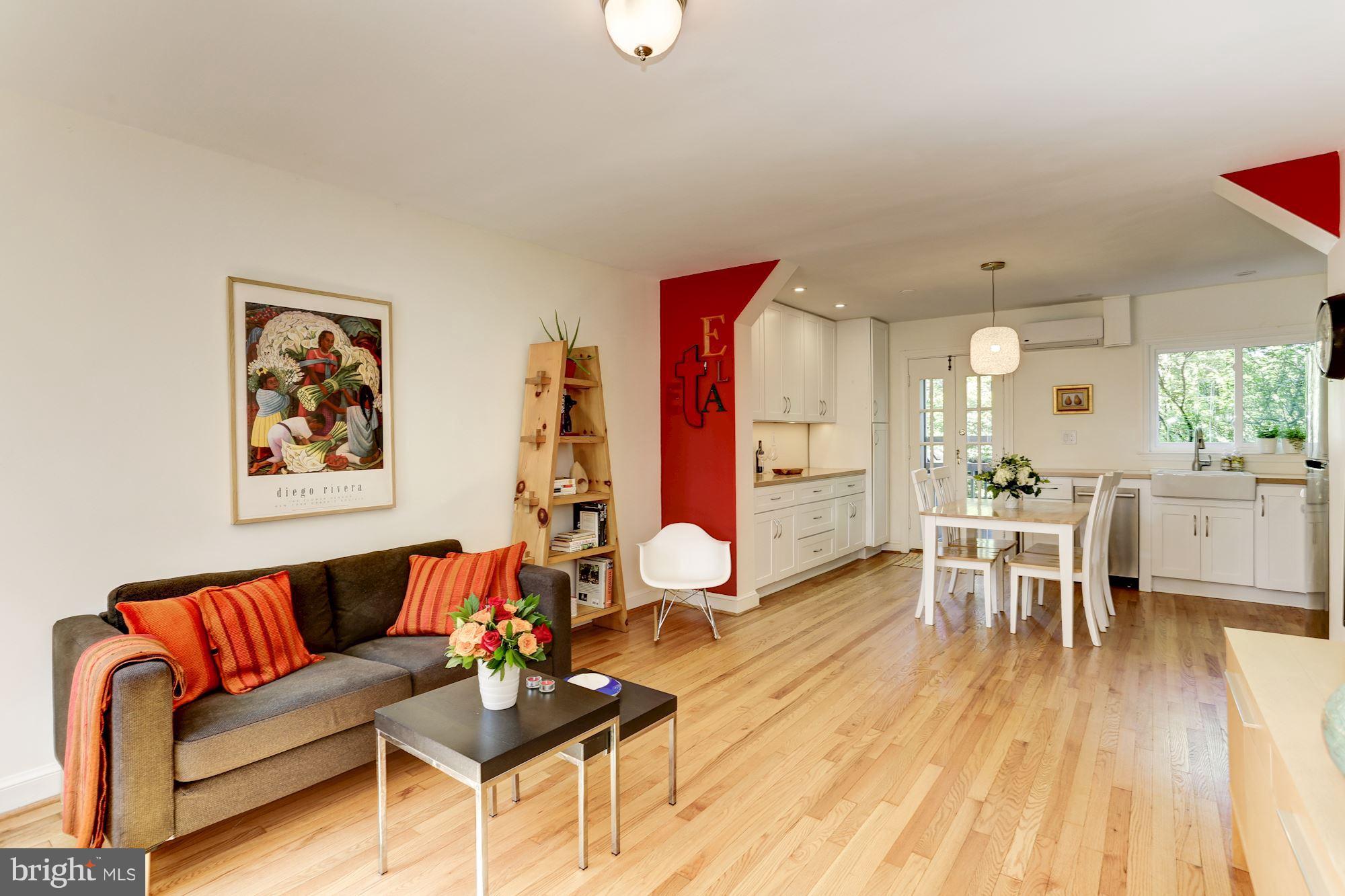 2016 Tunlaw Road Northwest Washington, DC 20007 - Photo 3 of 22 Open concept main level. Great for entertaining.