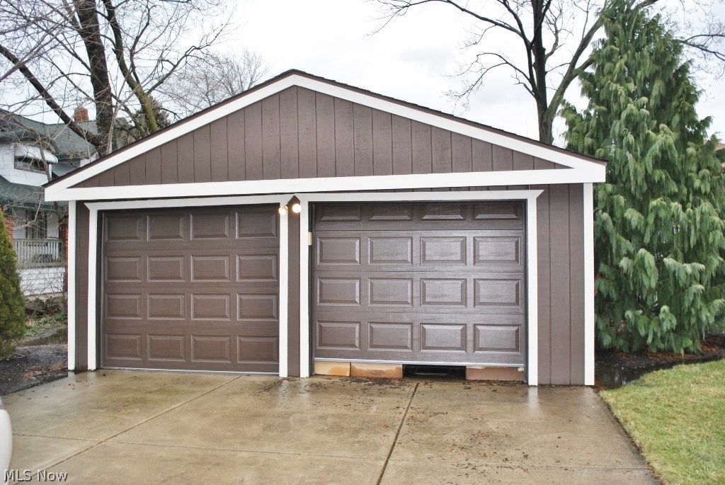 6419 Stanbury Road Parma, OH 44129 - Photo 4 of 25
