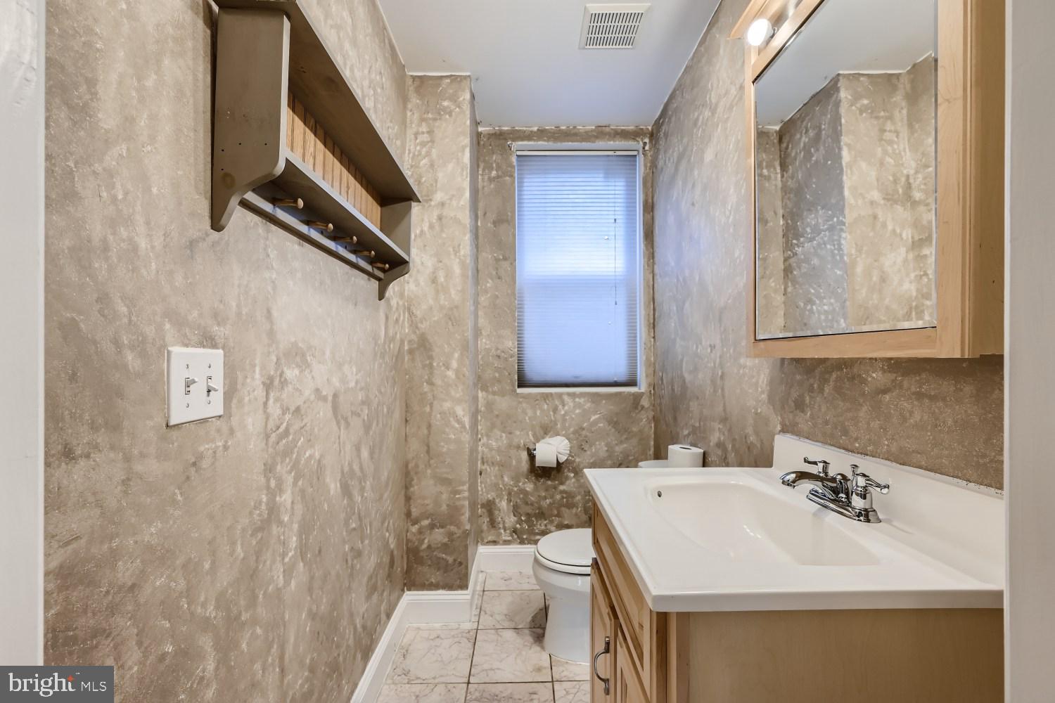 816 West 37th Street Baltimore, MD 21211 - Photo 13 of 33
