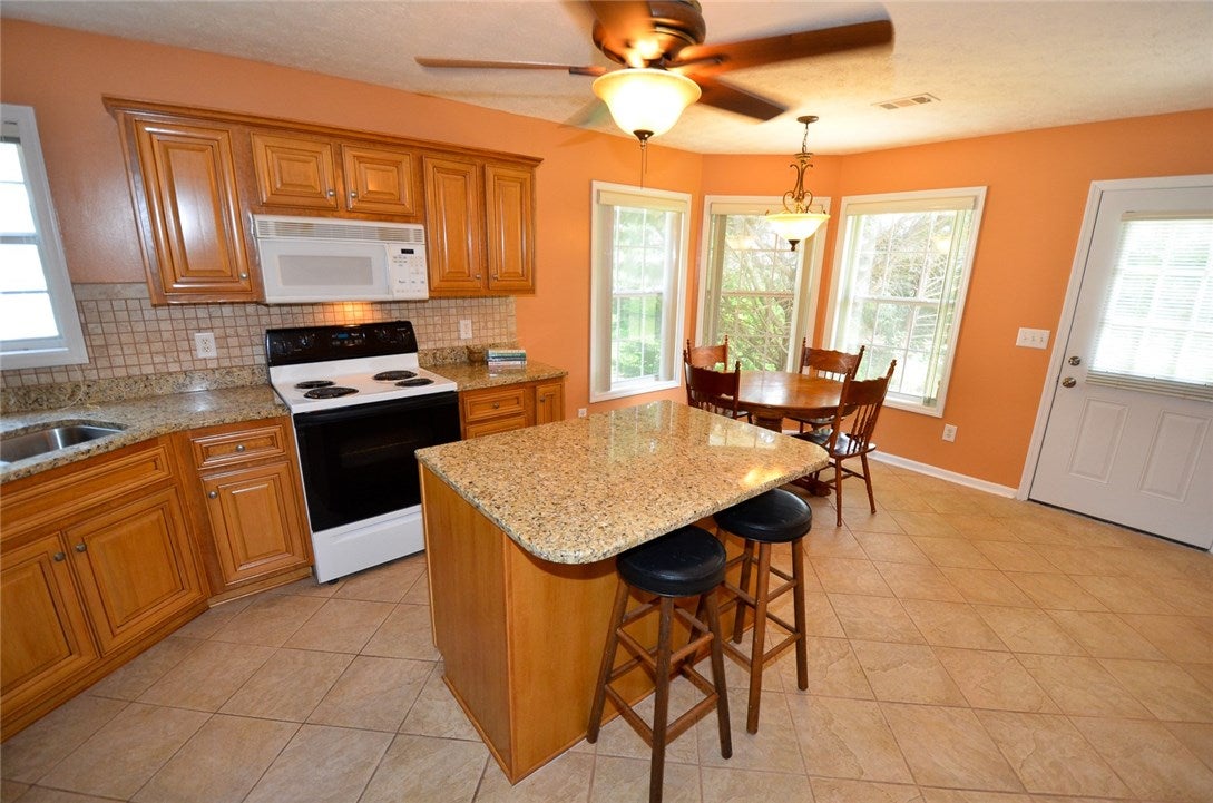 946 Stage Road Auburn, AL 36830 - Photo 9 of 18 Gallery Image 9