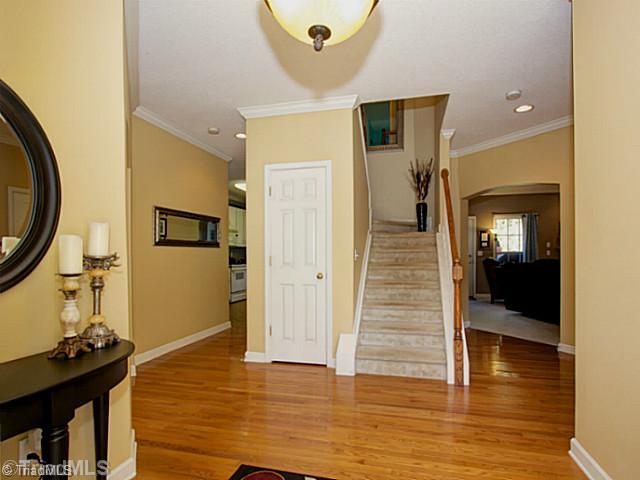 6202 High View Road Greensboro, NC 27410 - Photo 3 of 16 Entry.