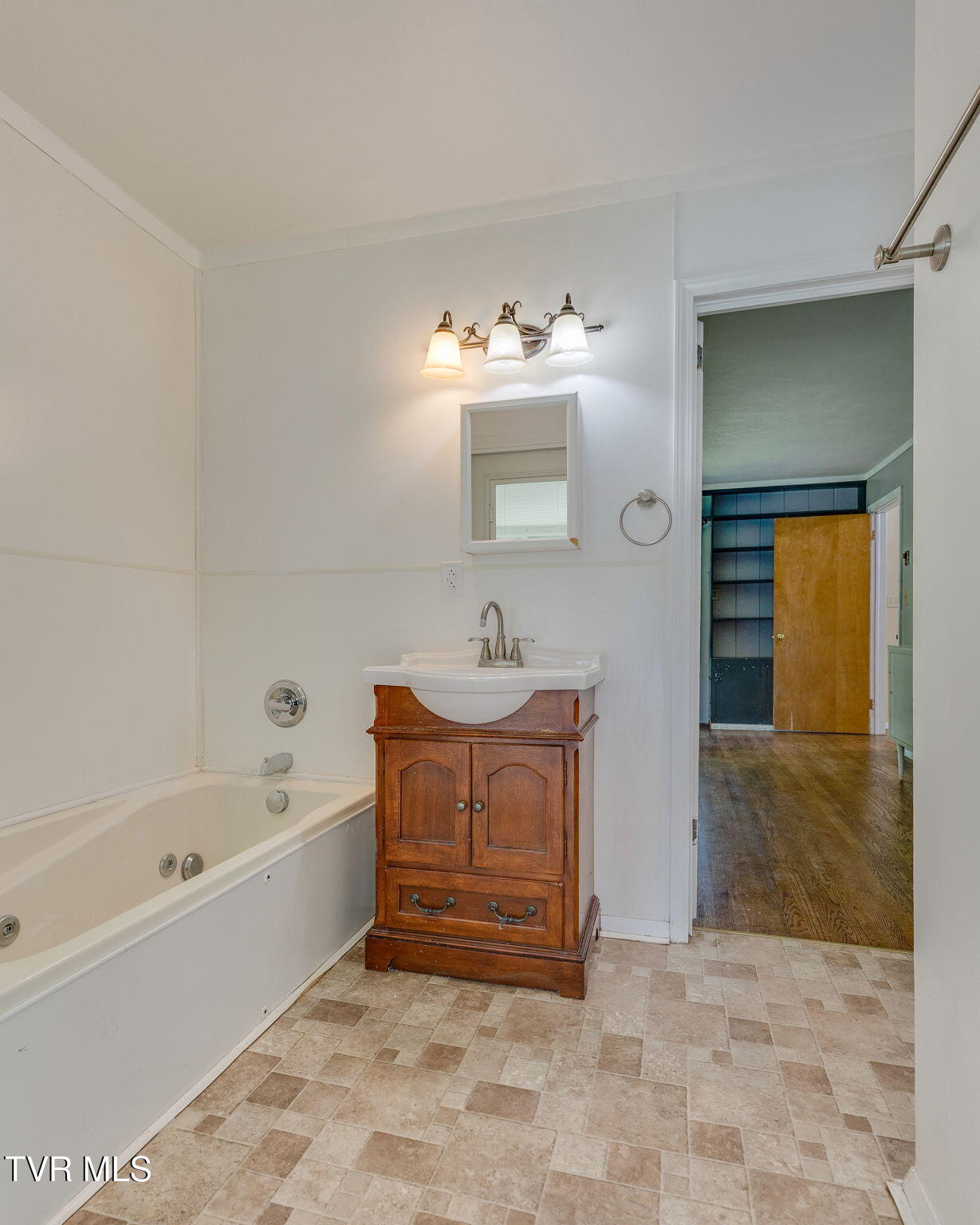 140 Gov Alf Taylor Road Johnson City, TN 37601 - Photo 16 of 49 017