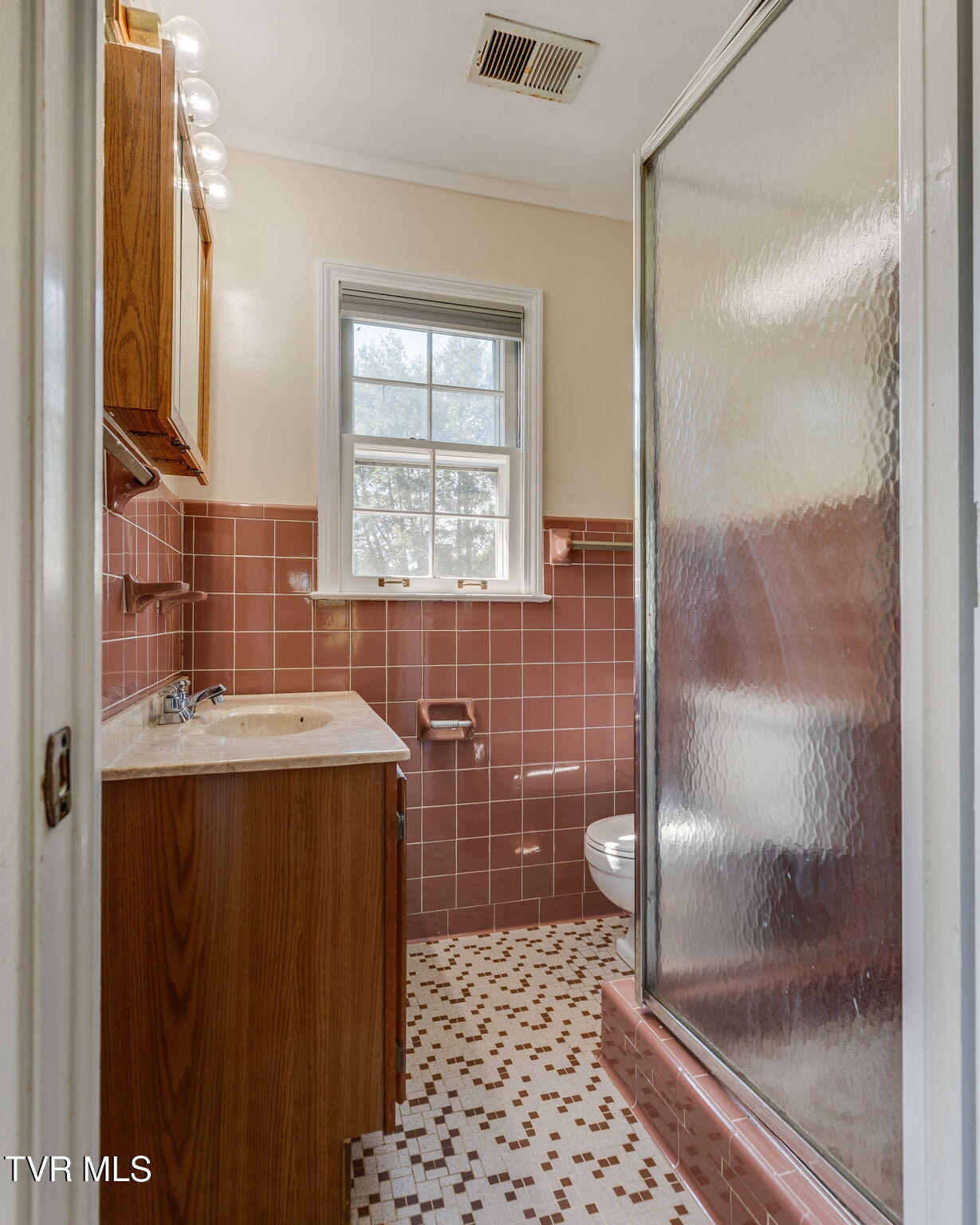 140 Gov Alf Taylor Road Johnson City, TN 37601 - Photo 19 of 49 020