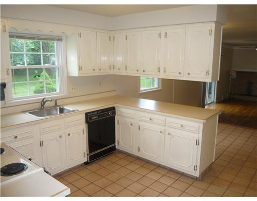 8460 Post Road Allison Park, PA 15101 - Photo 4 of 11 Kitchen.