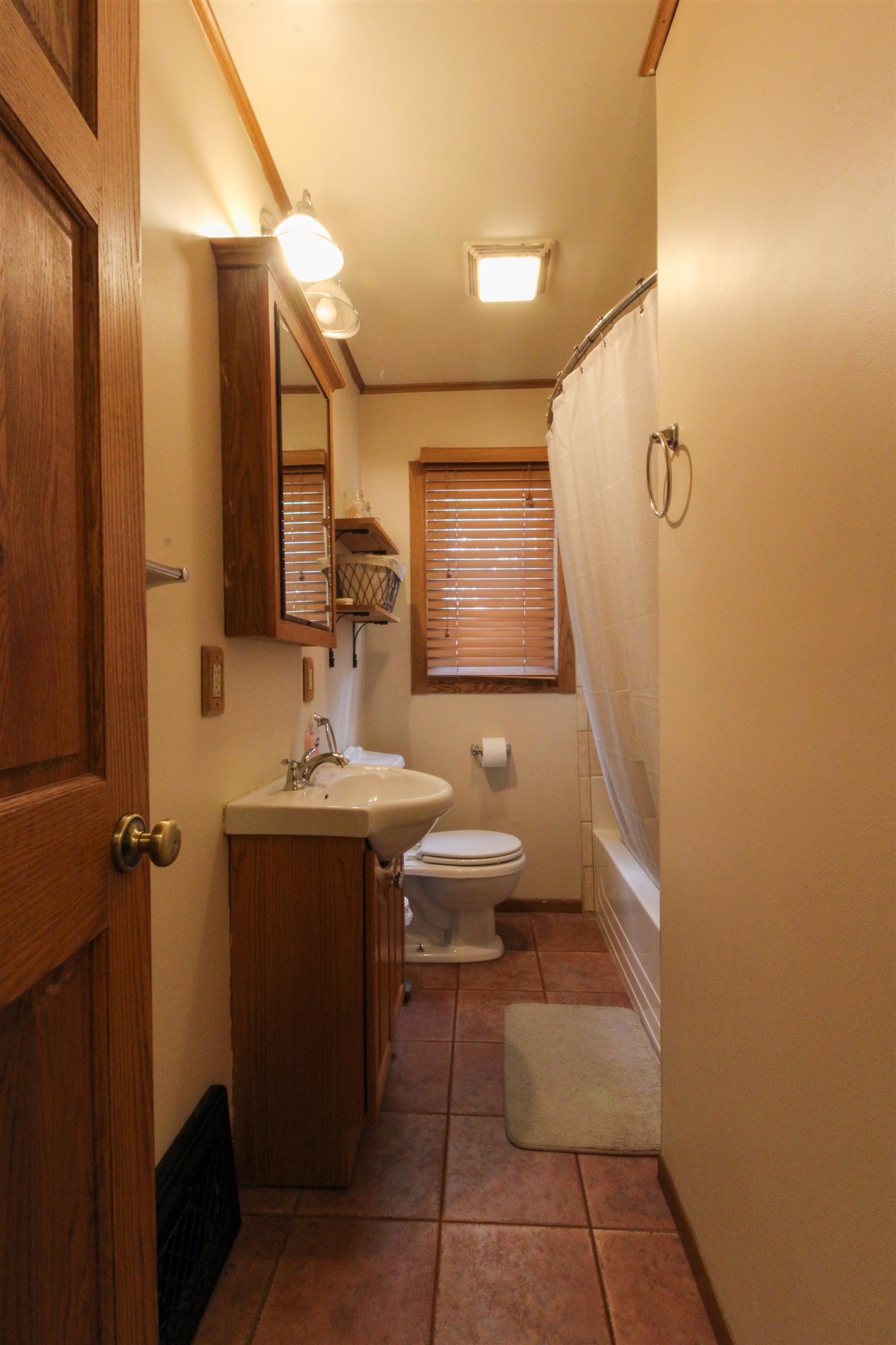 218 East Sugnet Road Midland, MI 48642 - Photo 10 of 19 1903190-9.JPG