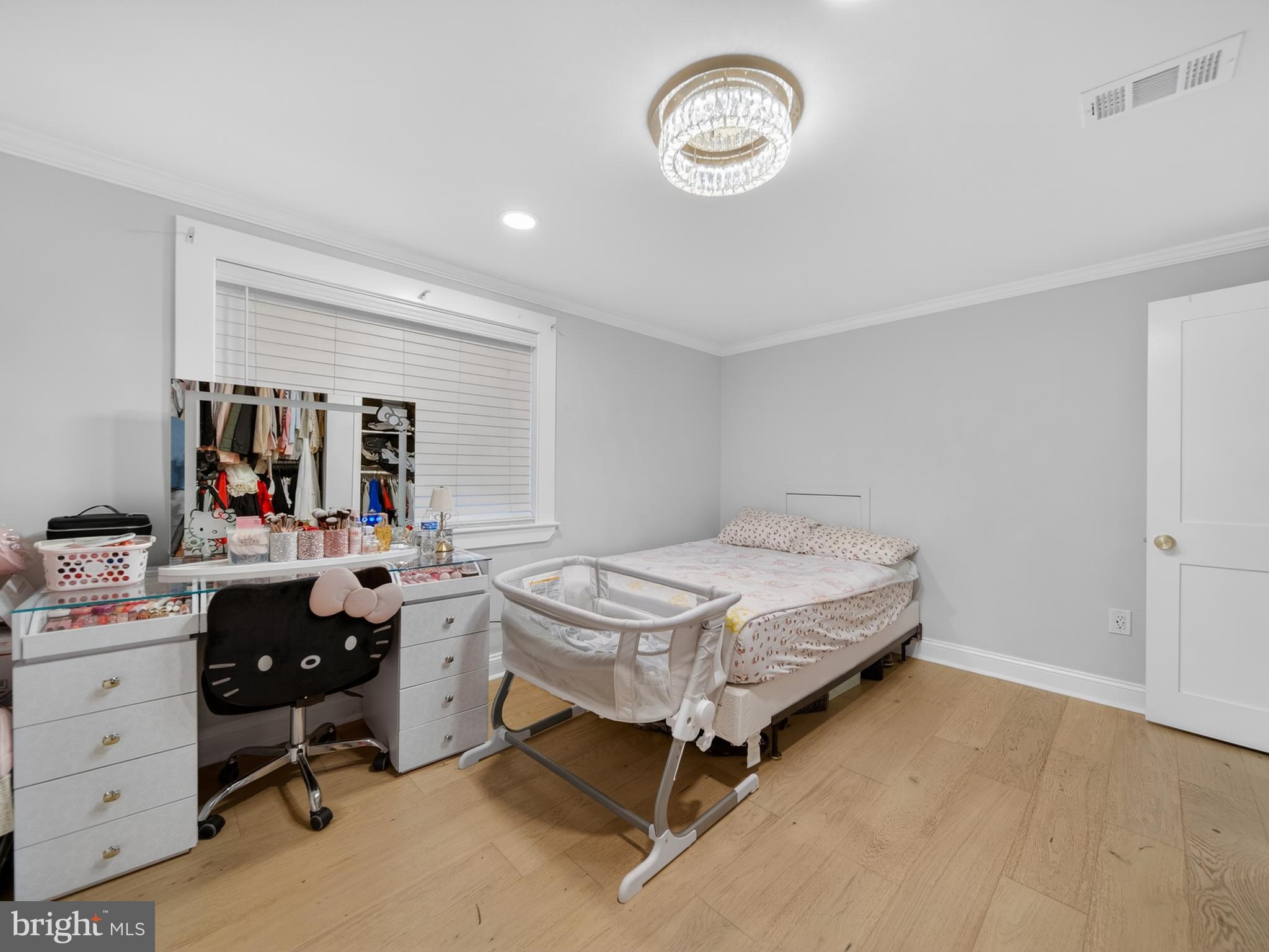 13427 Delaney Road Woodbridge, VA 22193 - Photo 22 of 57 a bedroom with a workspace and a window