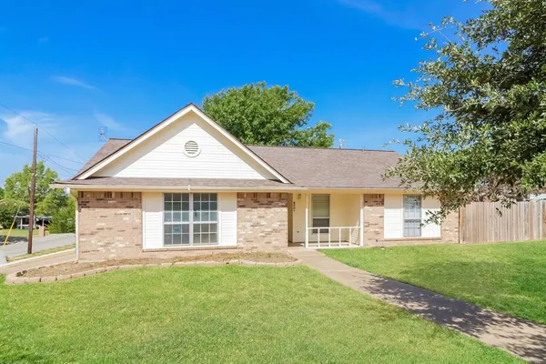 $1,910 | 6001 Old Mill Court, Watauga, TX 76148