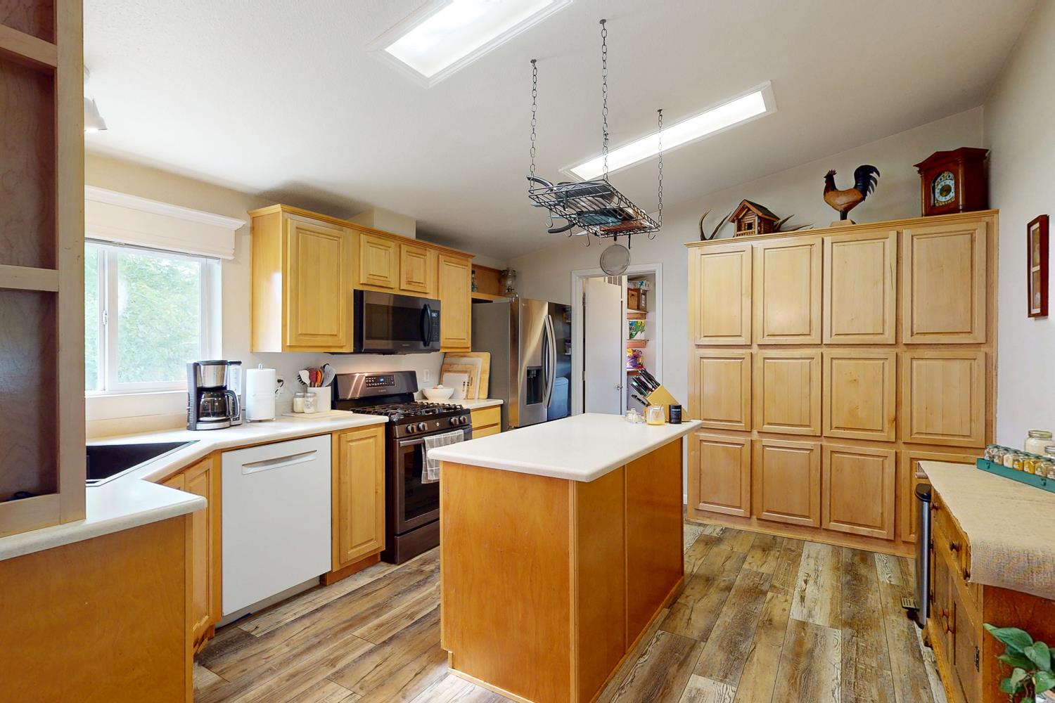 16220 Duggans Road Grass Valley, CA 95949 - Photo 12 of 47
