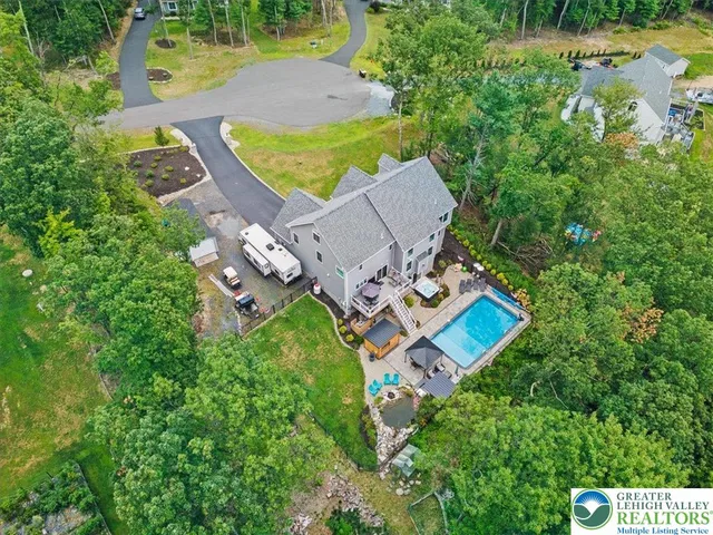 $824,900 | 124 Red Bud Lane, Kunkletown, PA 18058