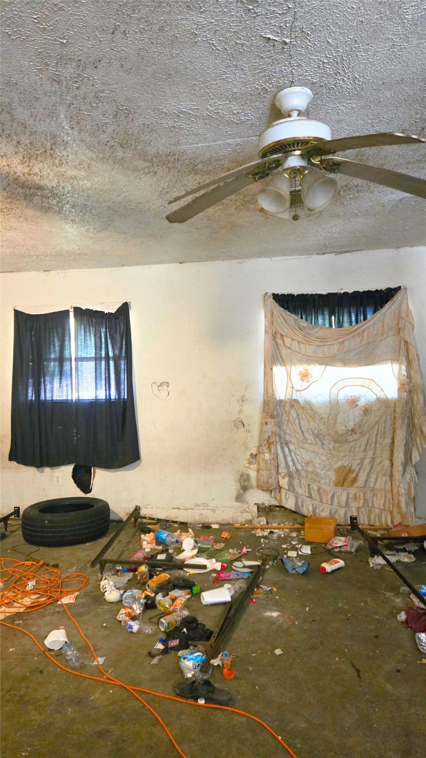 5642 Ricky Street Houston, TX 77033 - Photo 4 of 5