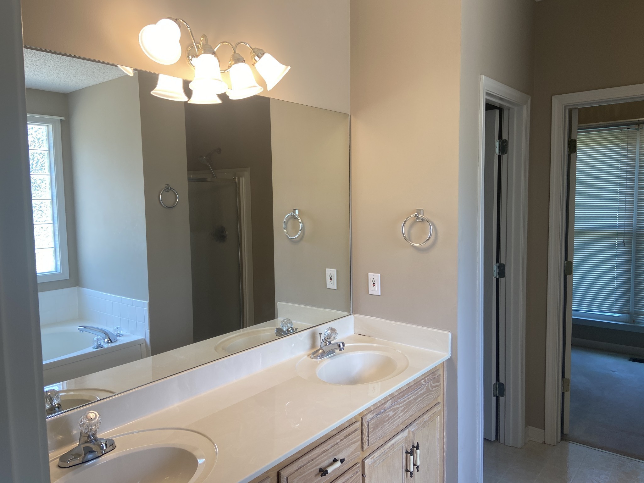 4237 Trenton Road Clarksville, TN 37040 - Photo 10 of 36