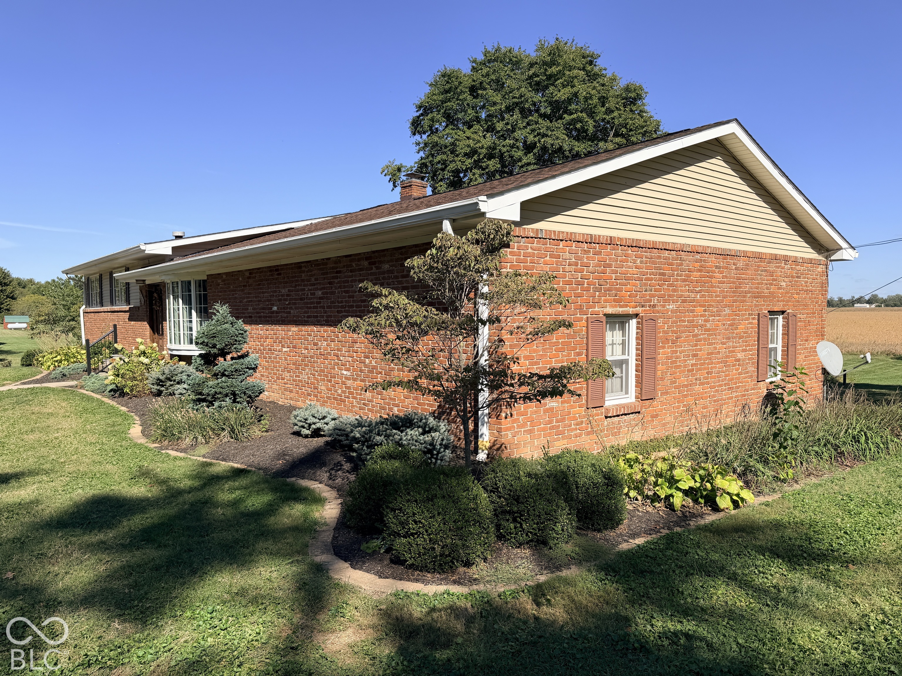 12305 East Legal Tender Road Columbus, IN 47203 - Photo 8 of 93 Gallery Image 8