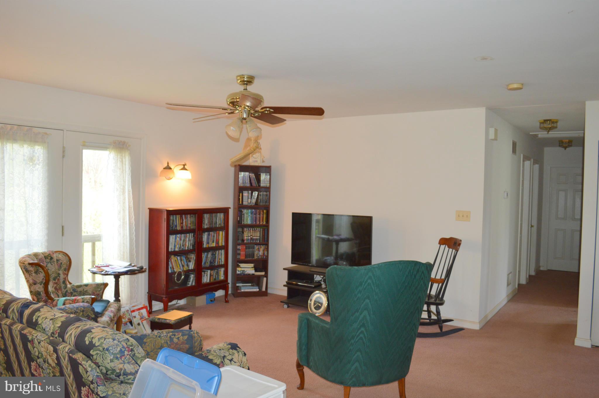 1775 Stone Chapel Road Westminster, MD 21157 - Photo 7 of 23 Living Room